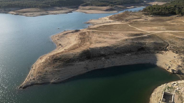 A view shows the Boadella reservoir, as the Iberian peninsula is at its driest in 1,200 years, near the Spanish-French border, in Darnius, Spain January 27 , 2024. REUTERS/Nacho Doce