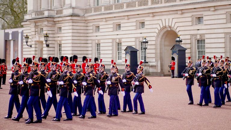 The French Gendarmerie Republican Guard arrive at Buckingham Palace. Image: PA