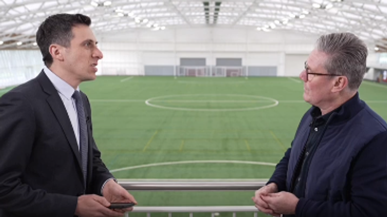 Keir Starmer in conversation with Sky News&#39;s Rob Harris