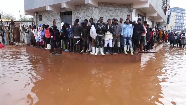 Floods destroy homes in Kenya
