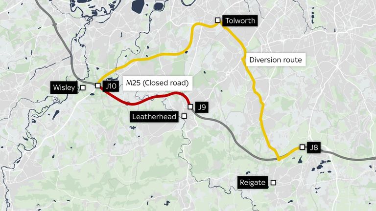 A map showing the M25 closure and diversion route between Junctions 9 and 10 in May 2024