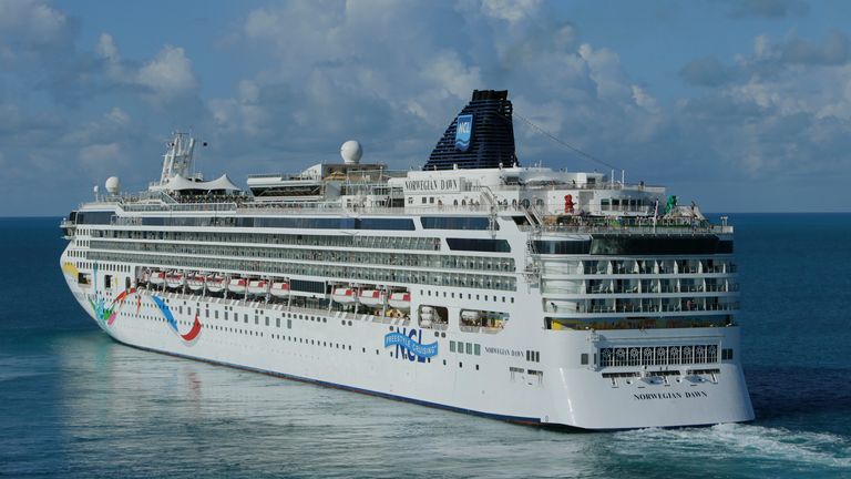 The cruise ship of the Norwegian Cruise Line &#39;Norwegian Dawn" departs the Royal Naval Dockyard July 16, 2013 near the port of Hamilton, Bermuda. REUTERS/Gary Cameron (BERMUDA)