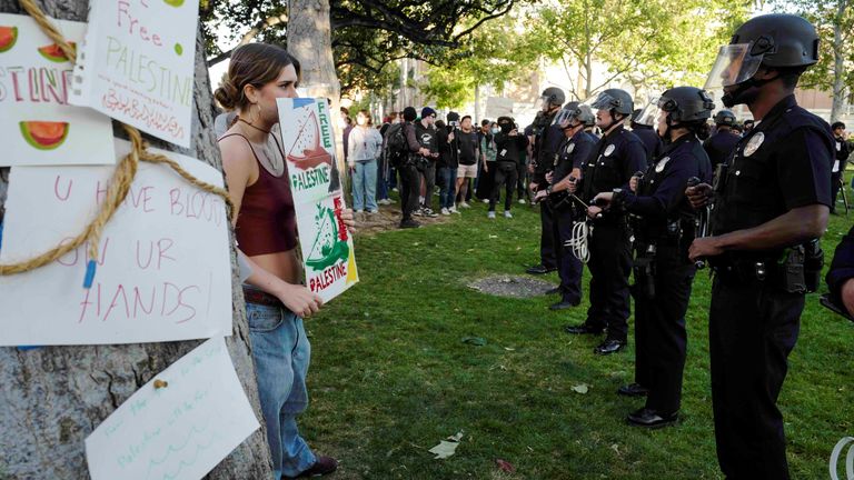 学生在南加州大学抗议。图片：路透社