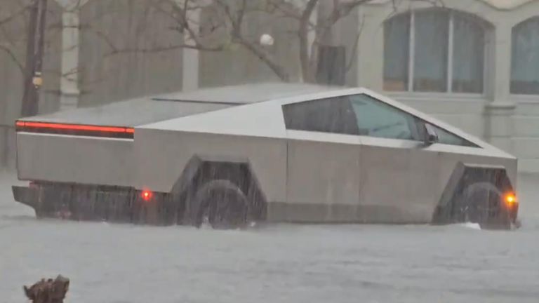 Cybertruck Drives Through Flooded New Orleans Streets
