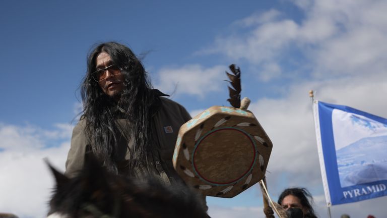 James Matthews Característica de protesta de los nativos americanos