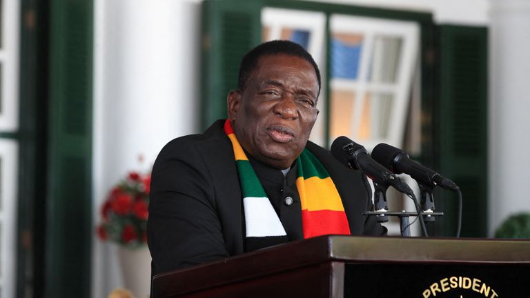 Zimbabwe&#39;s President Emmerson Mnangagwa delivers his State of the Nation address during which he declared drought, induced by El Nino, a national disaster, at the State House in Harare, Zimbabwe, April 3,2024.REUTERS/Philimon Bulawayo
