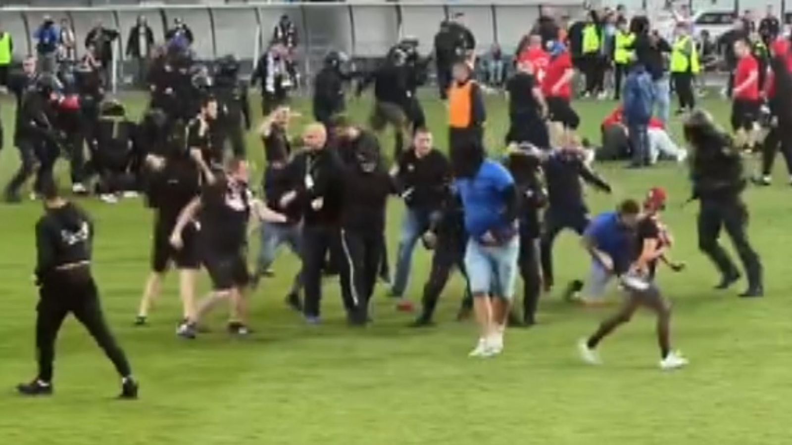 Sparta Prague and Viktoria Plzen fans brawl and pundits attacked after