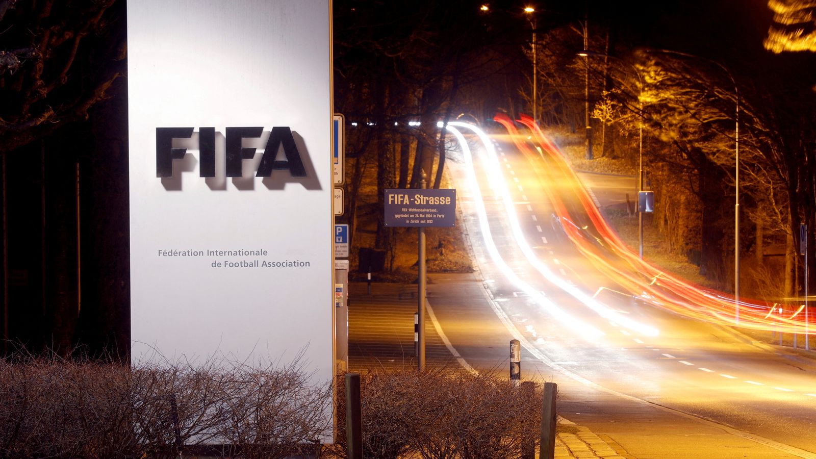 FIFA предлага мирни преговори с лиги и играчи заради заплахата от правни действия