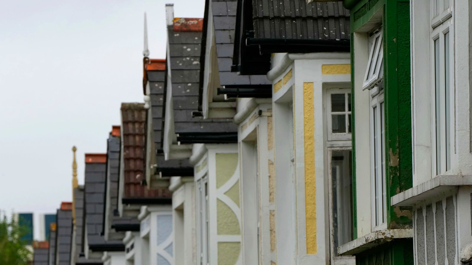 UK house prices still at 'all-time high' as ​​market remains 'stable' |  business news