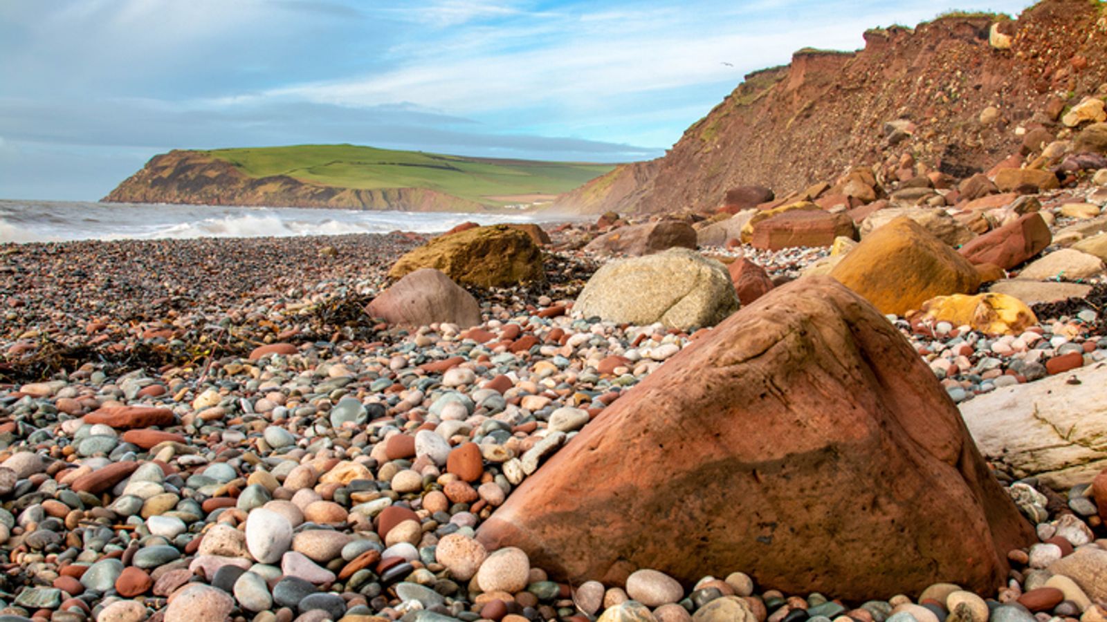 Money blog: Beach-goers face £1,000 fine for taking pebbles; UK's best pub chef shares amazing cheap pasta recipe - Vimarsana News