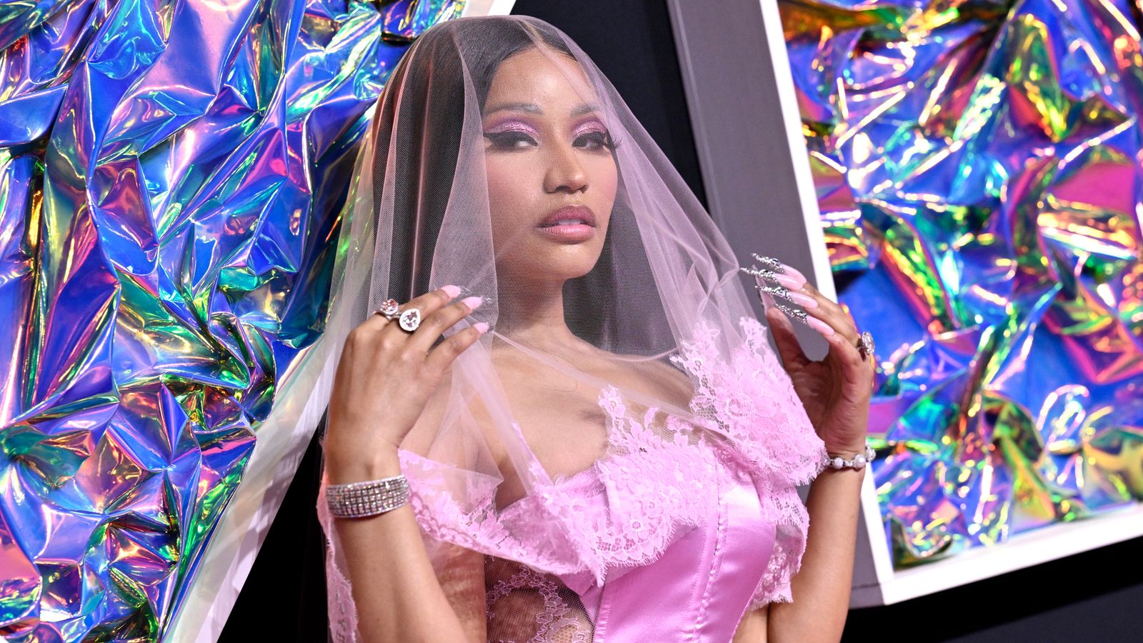 Nicki Minaj cancels Amsterdam show following drugs arrest