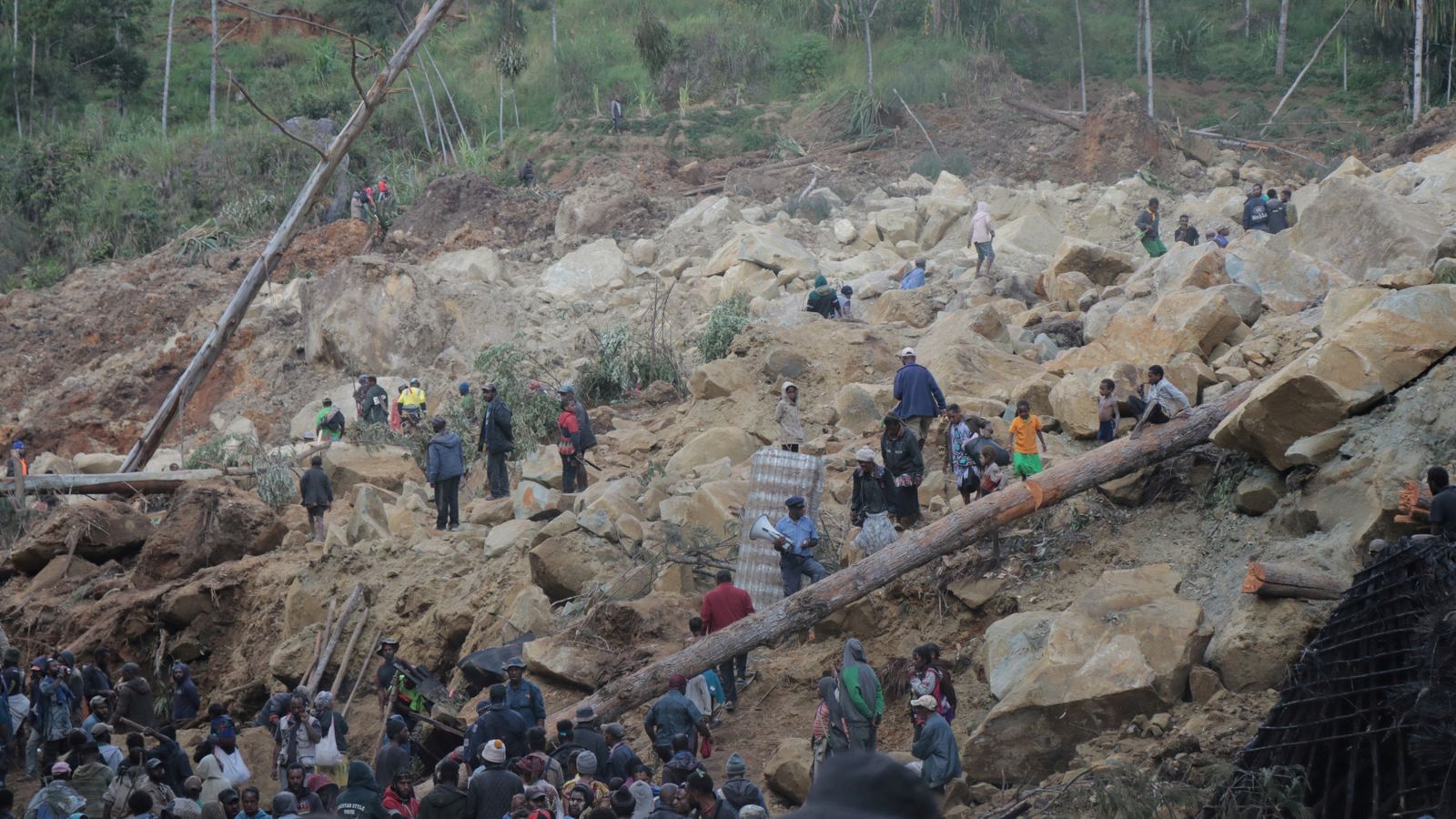 Papua New Guinea: More than 2,000 people buried alive in landslide - as ...
