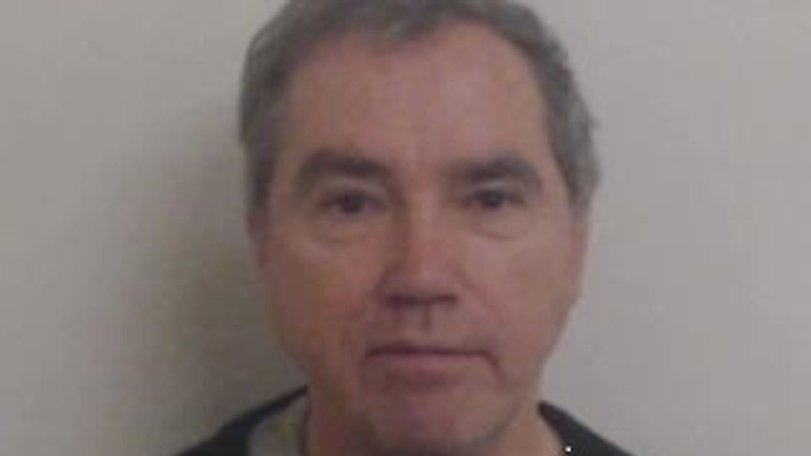 Пенсиониран учител от Южен Ланаркшър, осъден на затвор за непристойно нападение над момче през 90-те години