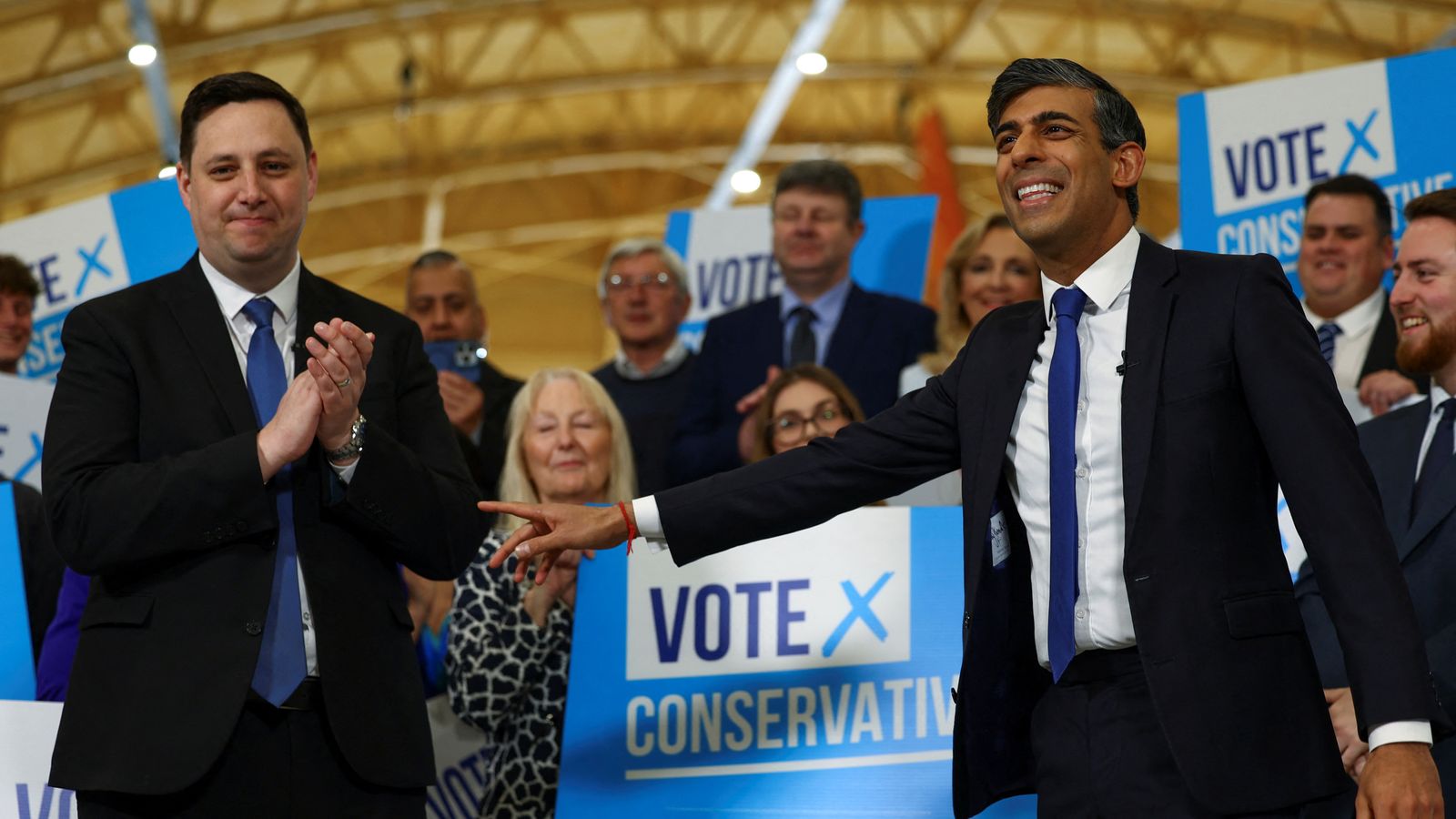 Rishi Sunak urges Tories to stick with his leadership after party ...