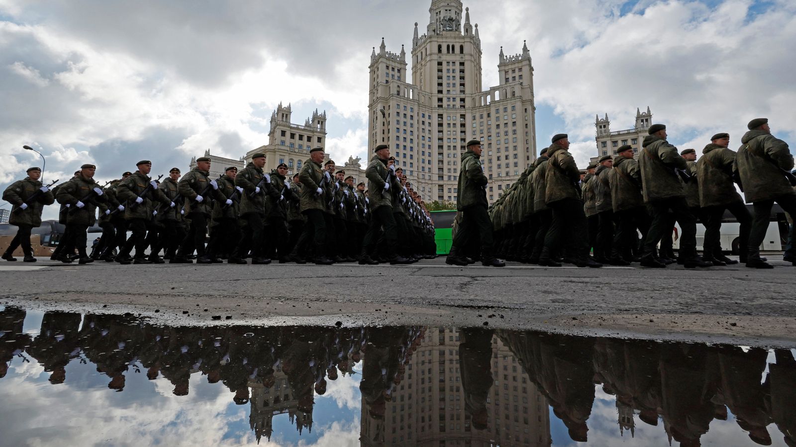 Russian Display Russia Victory Day parade: Only one tank on display as Vladimir Putin ...