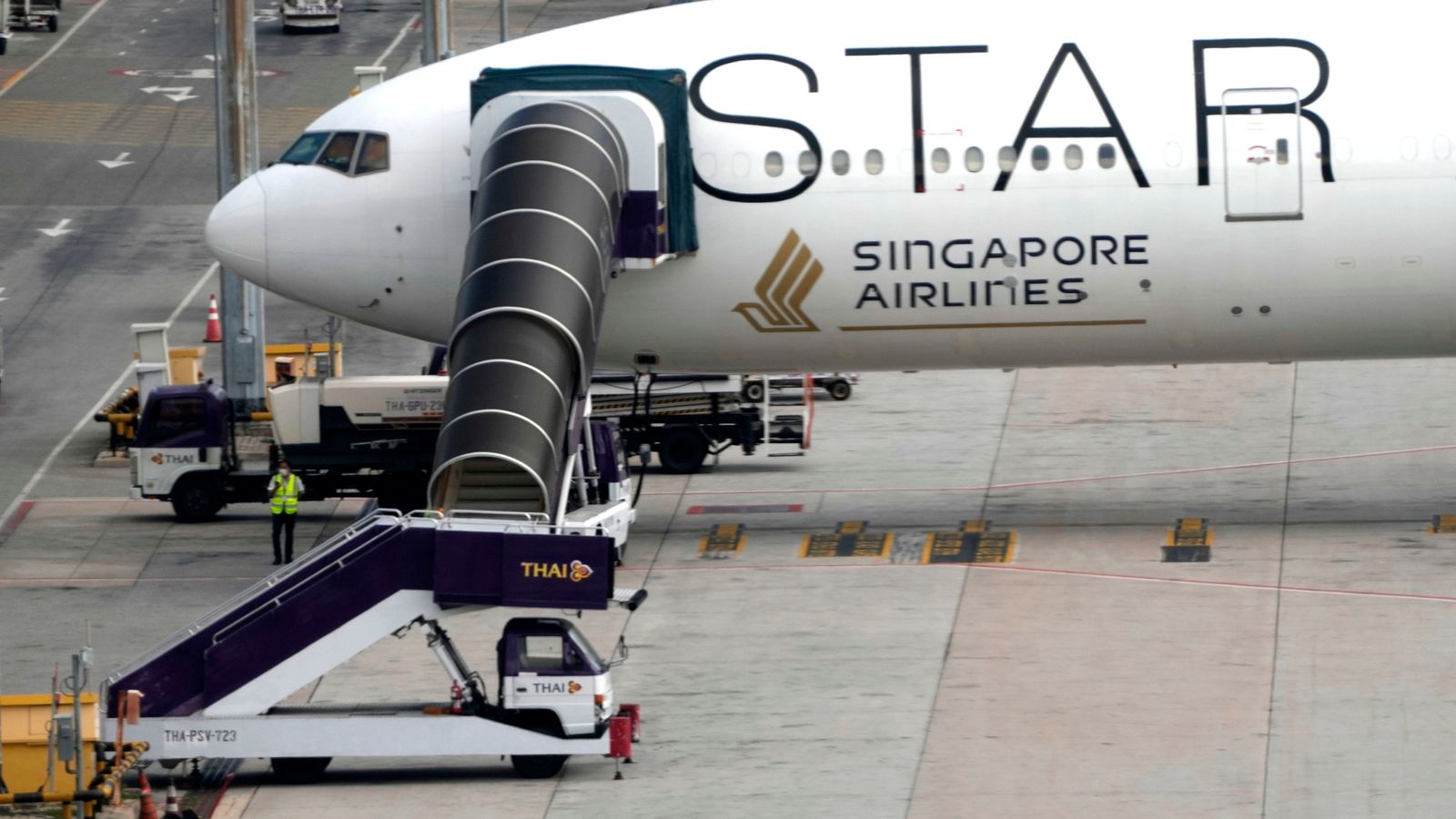 Singapore Airlines turbulence: People seriously injured on fatal flight need 'spinal operations', hospital says