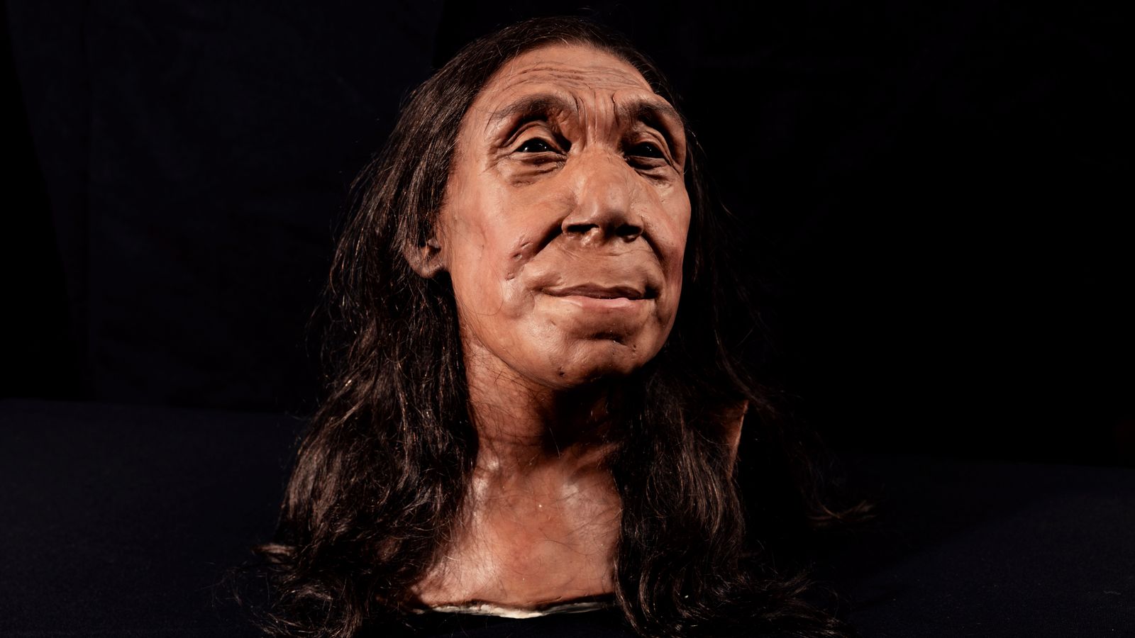 Реконструирано лице на 75 000-годишна неандерталска жена