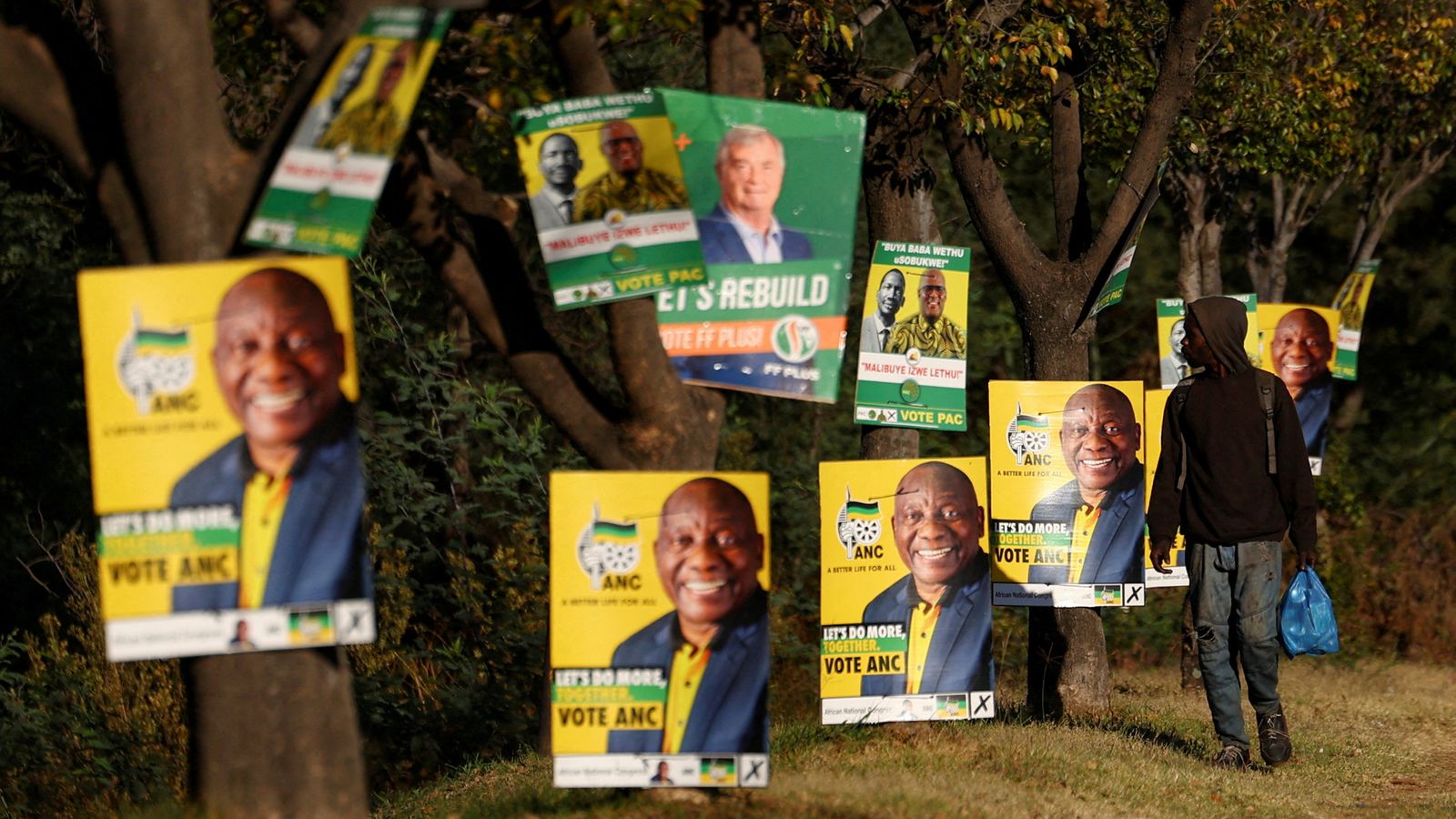Южноафриканците гласуват на най-конкурентните избори след края на апартейда