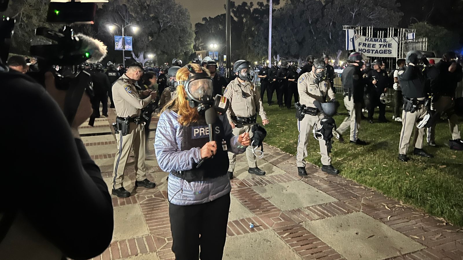 UCLA протестира: „Бях хванат между студенти и полиция – заповедта за разпръскване изглежда неизбежна“