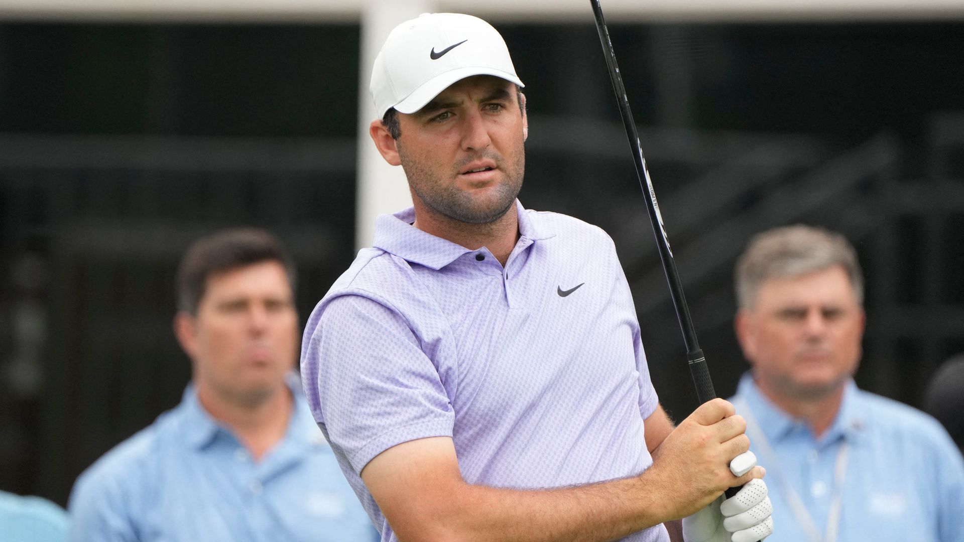 Freak Christmas dinner injury forces world's best golfer to undergo surgery