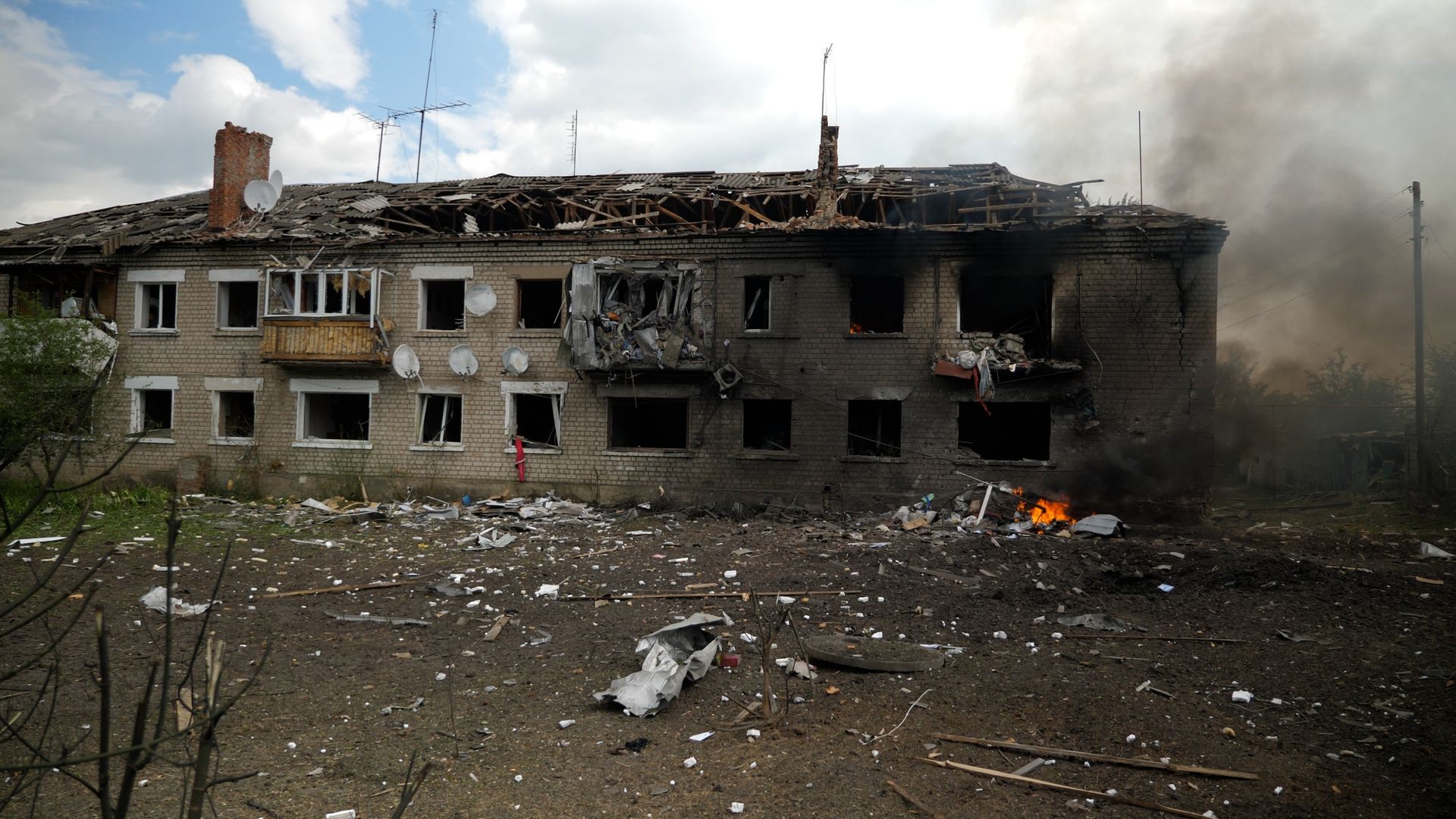 'Everyone is suffering': Inside the town being flattened in Russian offensive