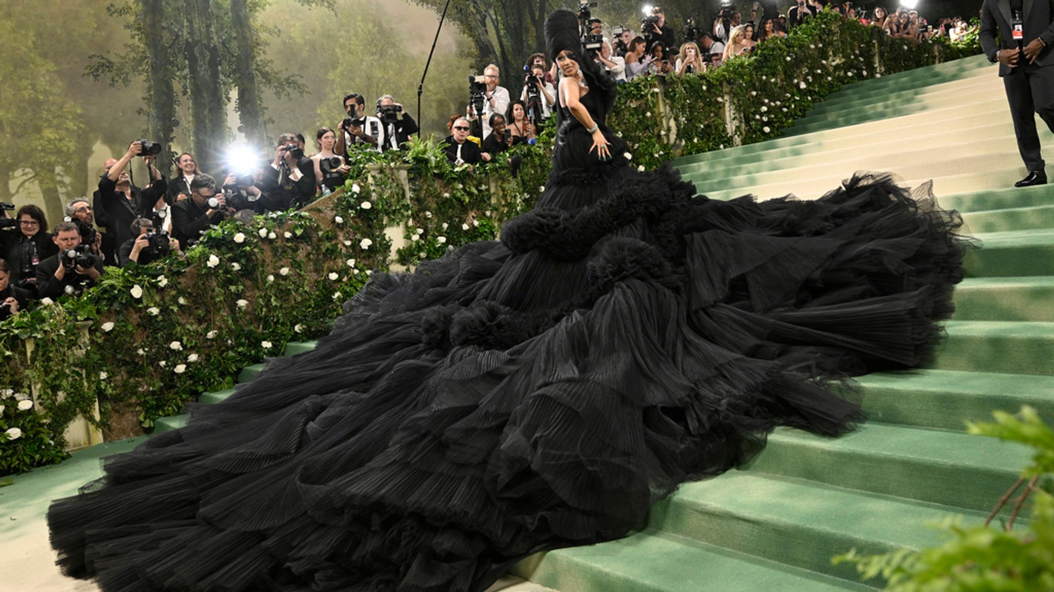 Inside Fashions Biggest Night The Best Looks From The Met Gala 2024 Patabook News 