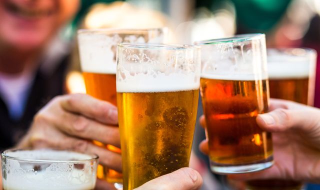 Nearly 90% of beer served in UK pubs and and bars is short-measured - Trading... - Vimarsana News
