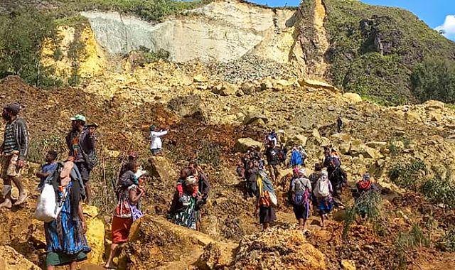 Papua New Guinea: More than 2,000 people buried alive in landslide - as 'major destruction' hampers rescue efforts - Vimarsana News