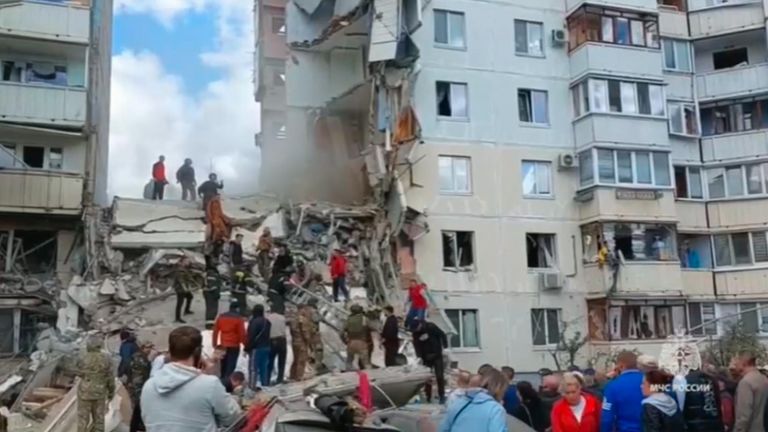 Search and Rescue Teams Hold &#39;Minute of Silence&#39; to Hear Victims Buried Under Rubble

