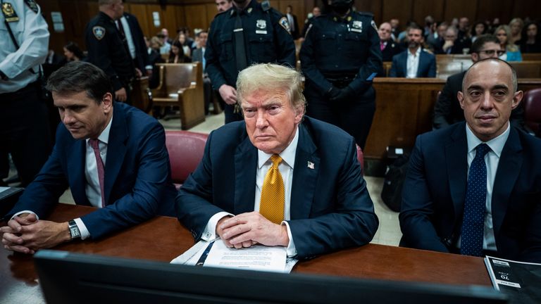 2024 年 5 月 29 日星期三，前总统唐纳德·特朗普在纽约曼哈顿刑事法院开庭。图片：美联社