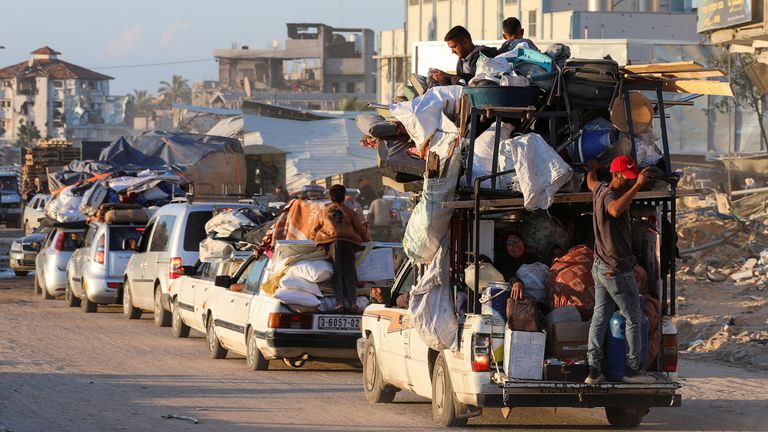 Palestinians fleeing Rafah.  Photo: Reuters