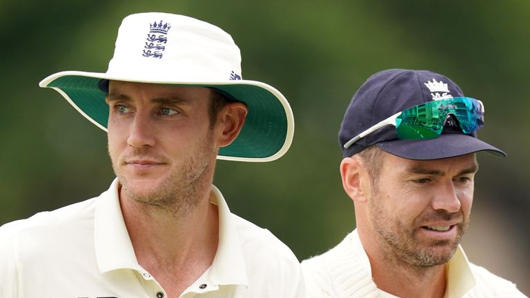 England v India - Cinch First Test - Day Two - Trent Bridge
England's Stuart Broad (left) and Jimmy Anderson during day two of Cinch First Test match at Trent Bridge, Nottingham. Picture date: Thursday August 5, 2021.
Read less
Picture by: Tim Goode/PA Archive/PA Images
Date taken: 05-Aug-2021
Image size: 4068 x 2627
Image ref #: 61455872