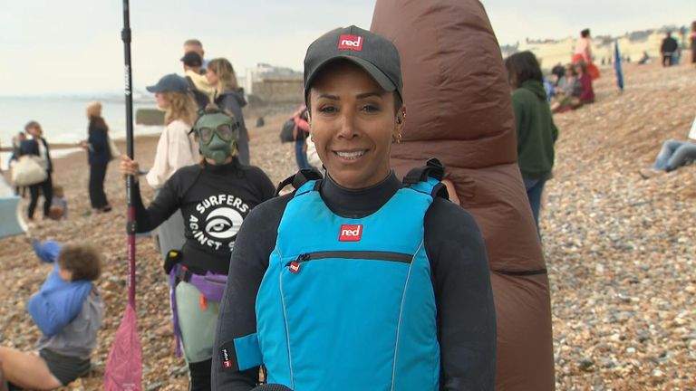 Kelly Holmes joins protest against sewage pollution