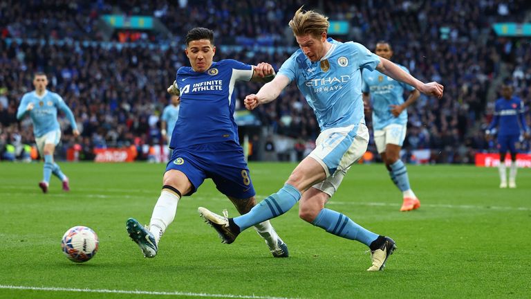Manchester City&#39;s Kevin De Bruyne in action with Chelsea&#39;s Enzo Fernandez. Pic: Reuters
