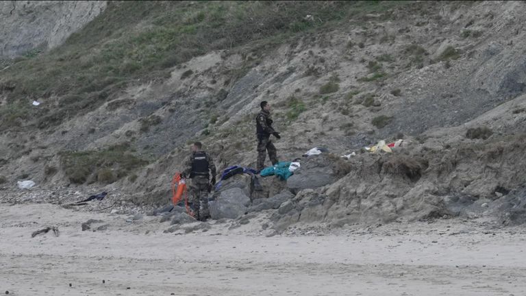 Migrants caught trying to cross English Channel 