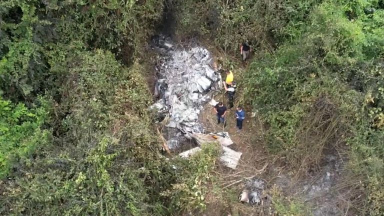 Plane crash kills two in Ecuador after crashing into mountain