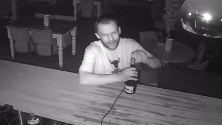 Pub thief stops to open bottle of Prosecco
