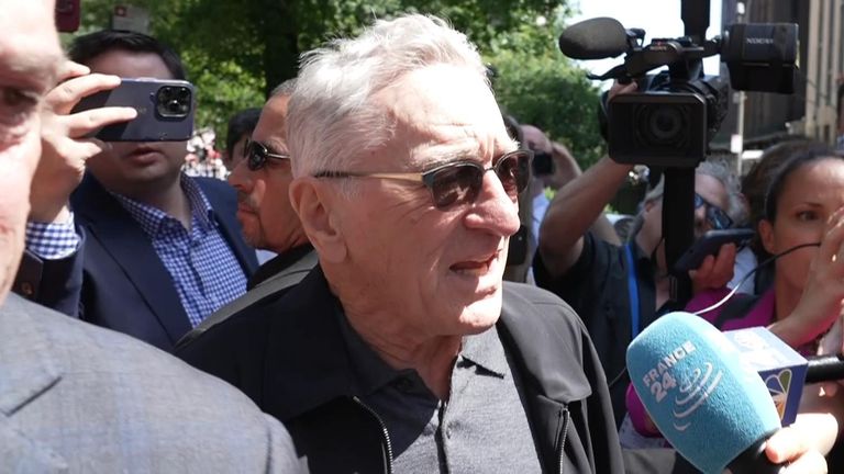 Robert De Niro calls Trump &#39;a monster&#39; outside courthouse in New York