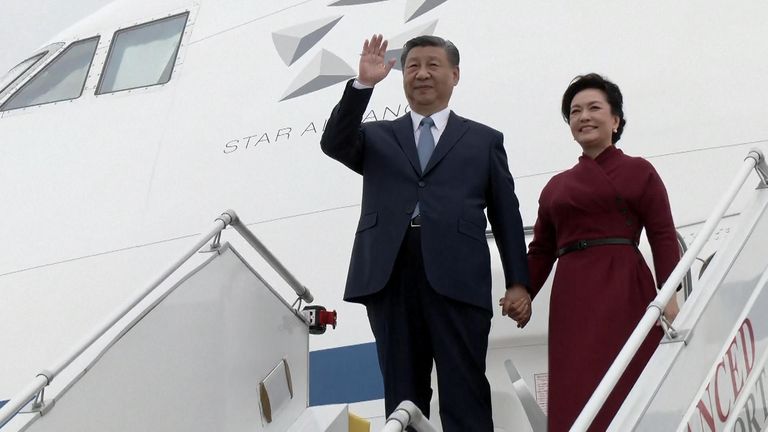 French PM receives Chinese president at Paris Orly Airport
