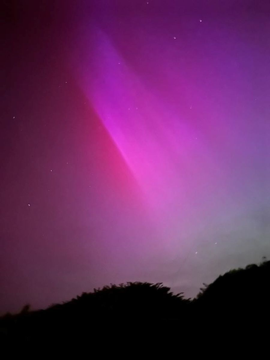 Northern Lights glow up skies across UK and around the world - see best ...