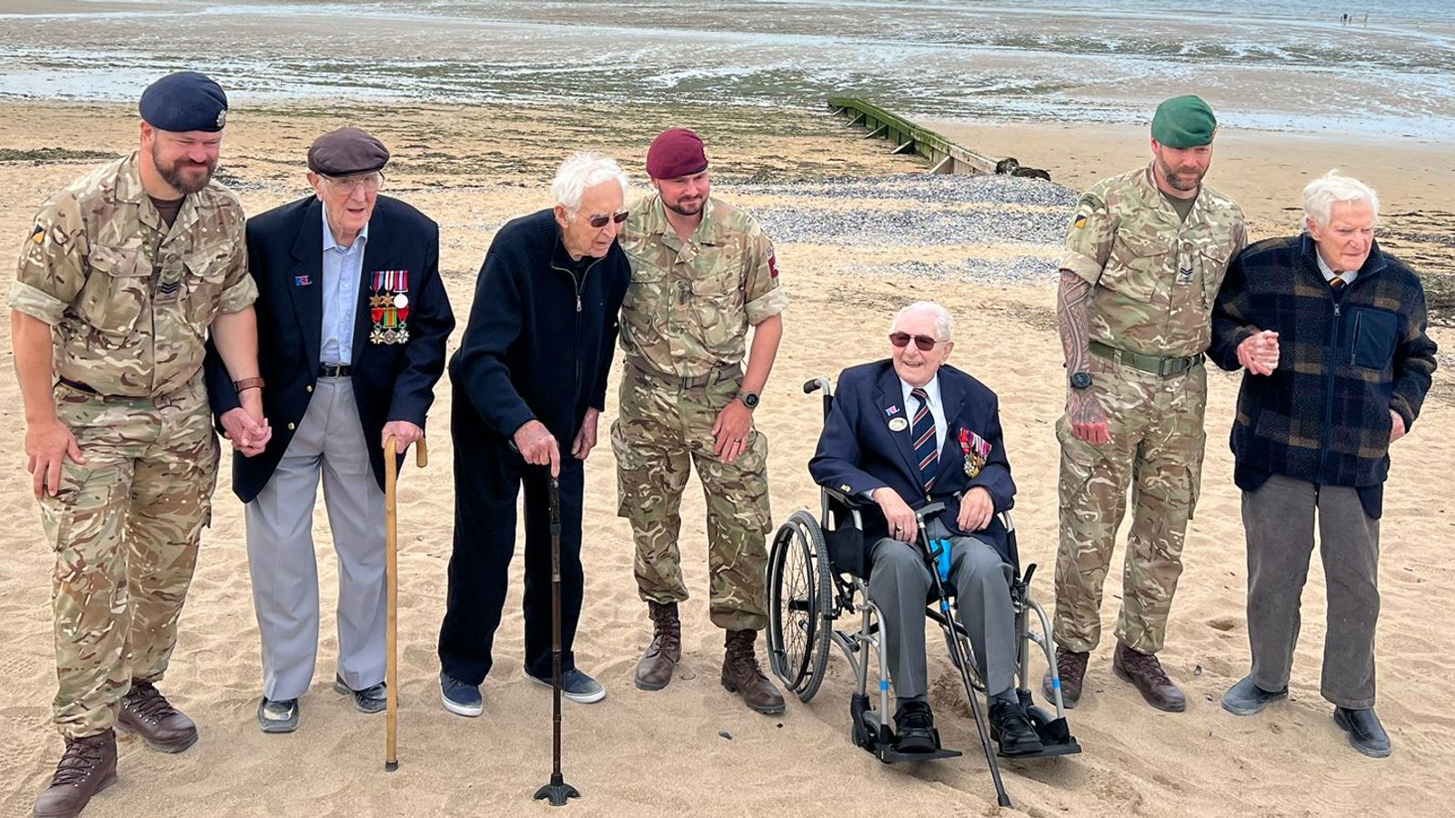 Surviving veterans of D-Day landings arrive in France for the 80th ...