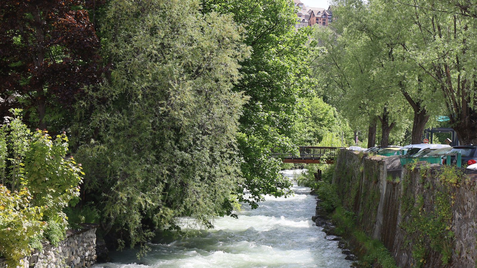 Британски каякар почина, след като „изпадна в затруднение“ във френската река