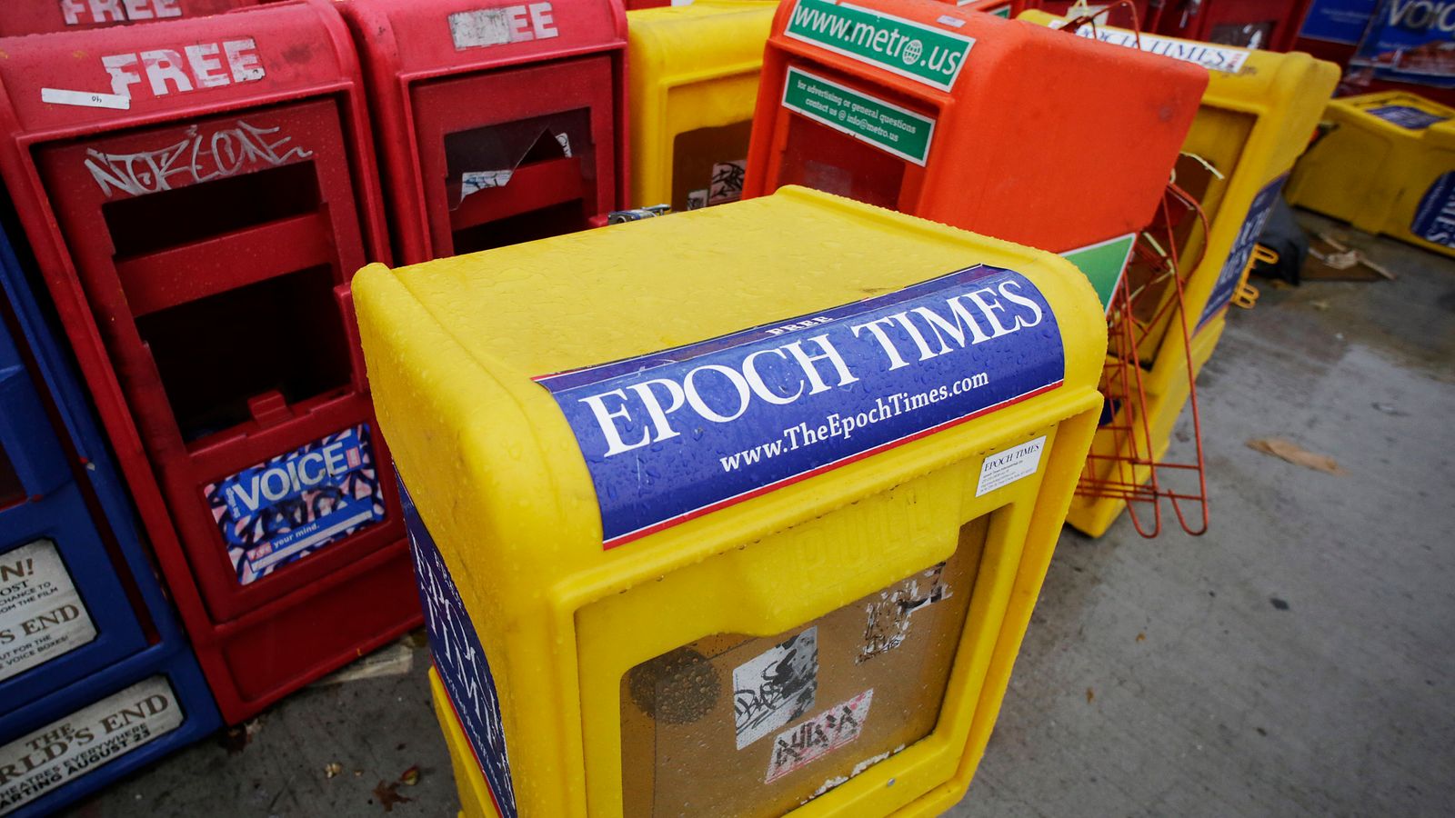 Финансов директор на Epoch Times е арестуван по обвинения, че е изпрал 67 милиона долара обезщетения за безработица и други измами