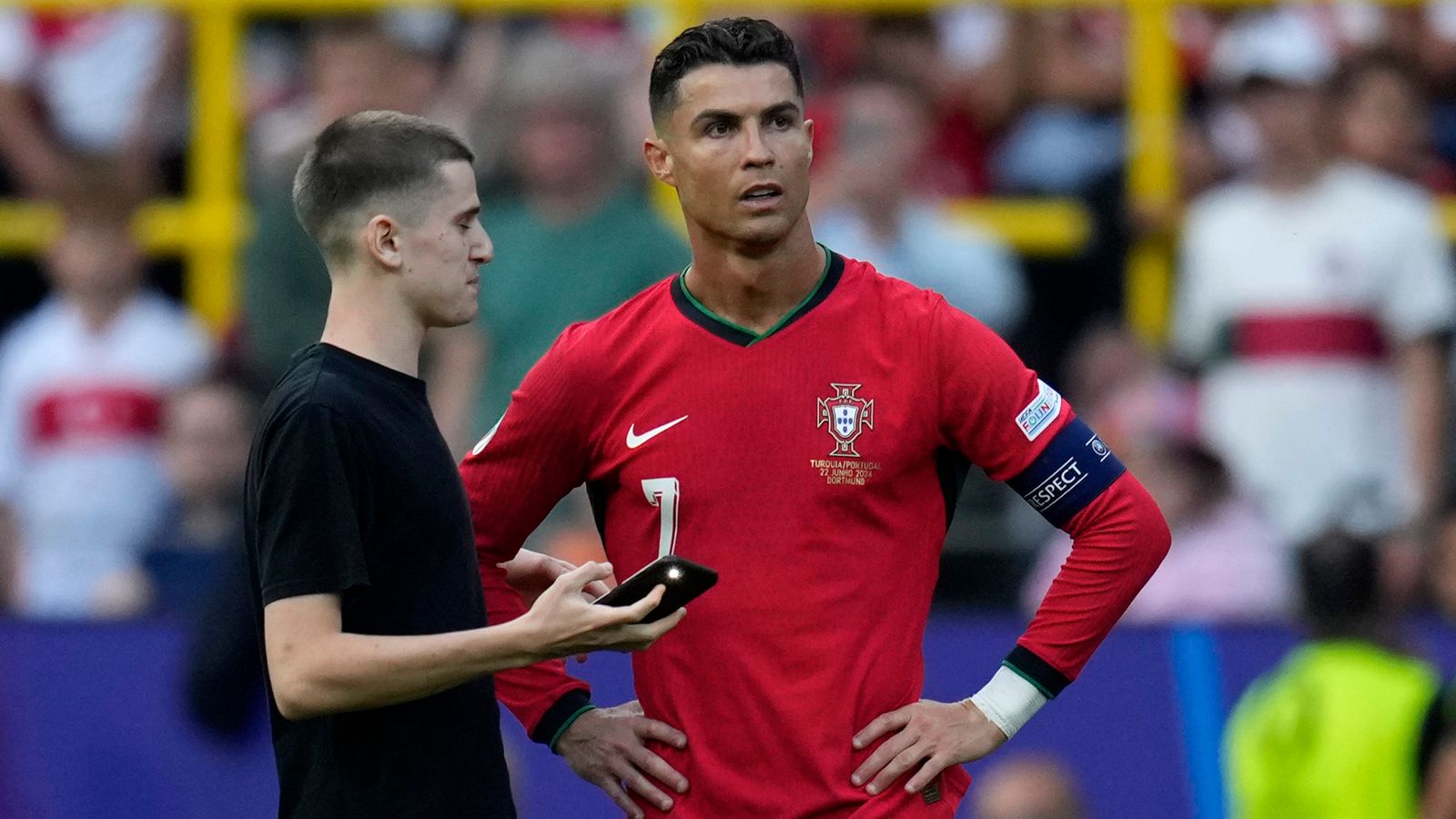 Pitch invaders keen for Cristiano Ronaldo selfies disrupt Turkey v ...