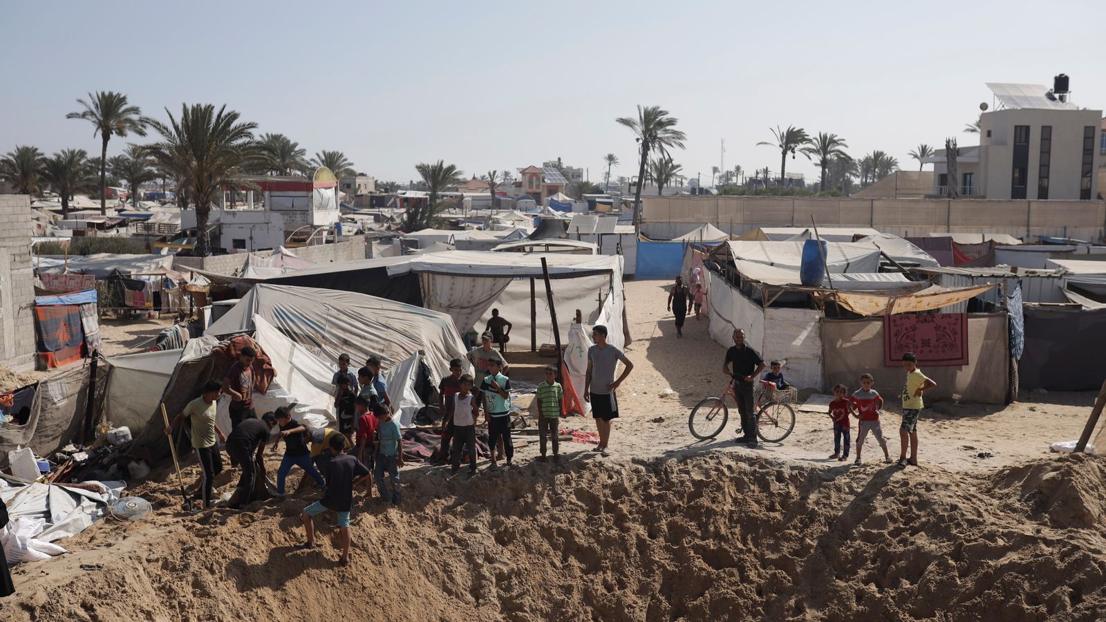 Israel orders mass evacuation of Palestinians from part of Khan Younis in Gaza | World News