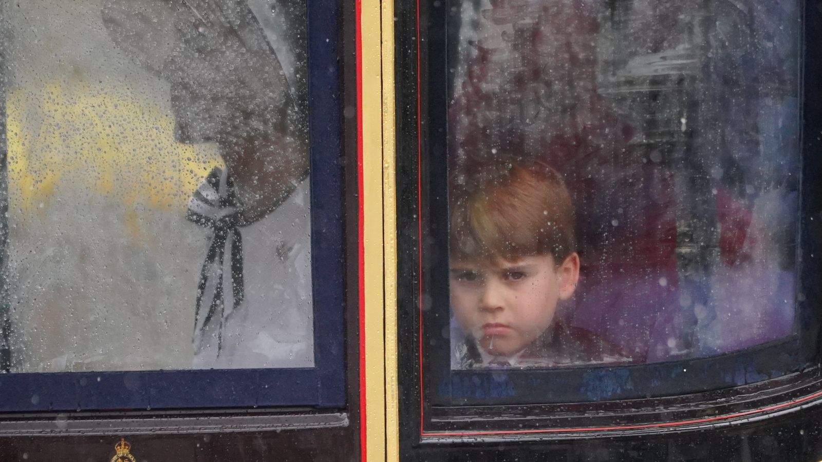 Prince Louis dances to the bagpipes as royal children watch Trooping ...