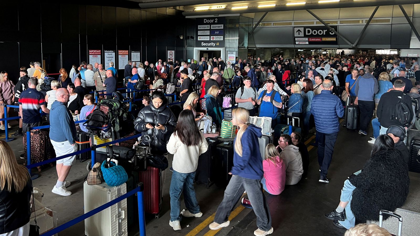 Manchester Airport disruption remains after power cut grounded flights ...