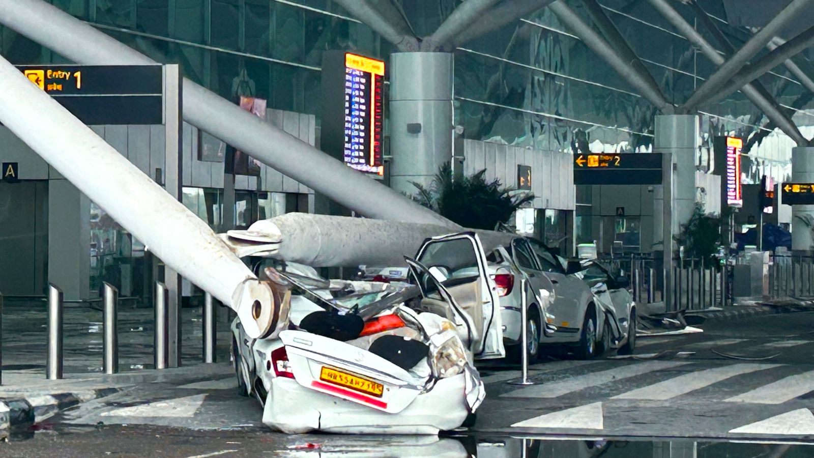 Roof partially collapses at New Delhi airport leaving one dead and six injured