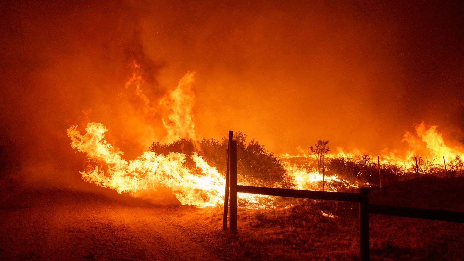California wildfire in Los Angeles county forces evacuation of 1,200 people as it burns through 4,400 acres of land