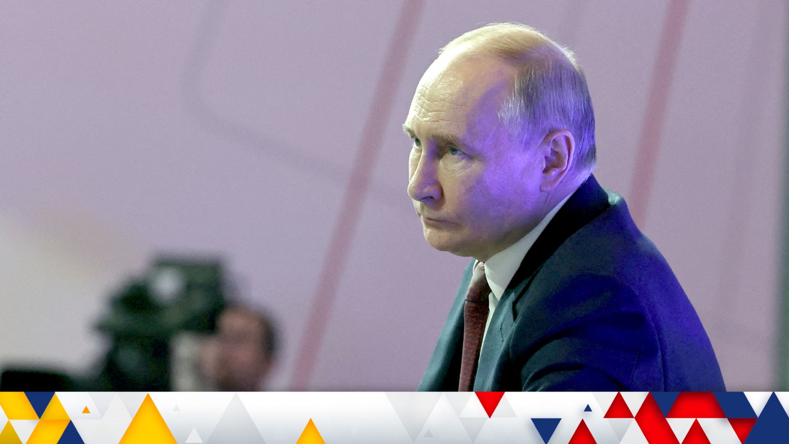 Read more about the article Latest on the Ukraine war: Putin makes “absurd attempt to seduce the West”; politicians call for ceasefire at the Olympics | World news